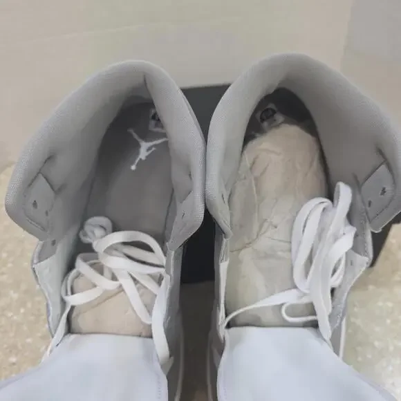 Nike Air Jordan 1 Mid SE White Medium Grey Cool Grey HF3216-100 Men's Size 11.5 - Picture 6 of 7